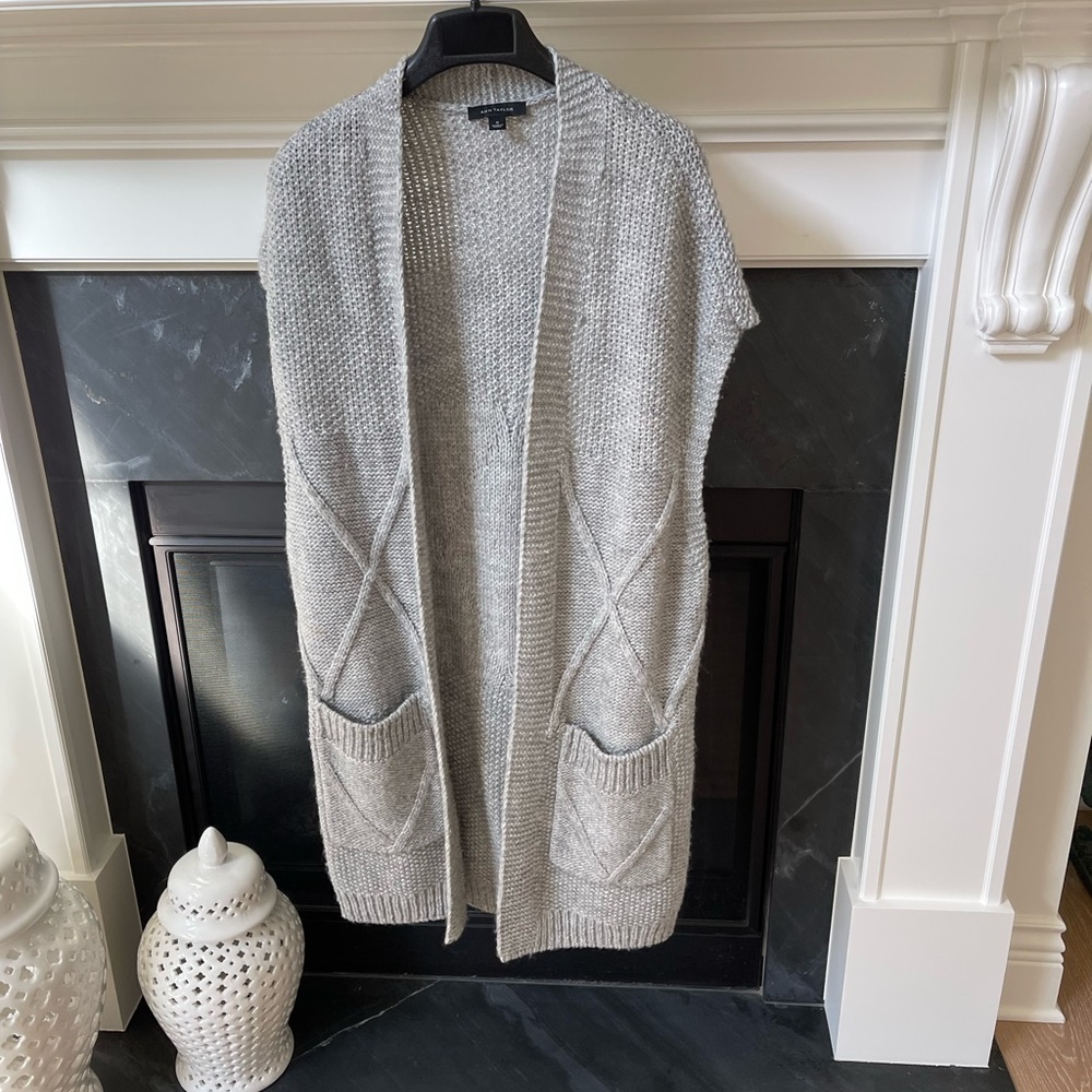 ANN TAYLOR MIDI SWEATER VEST